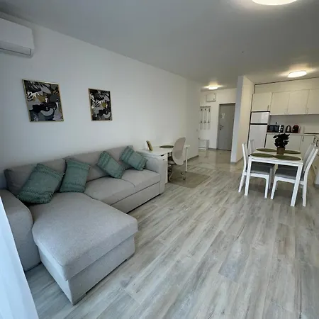 Luxury Avanera Towers Apartments Parking Included Suceava Exterior foto