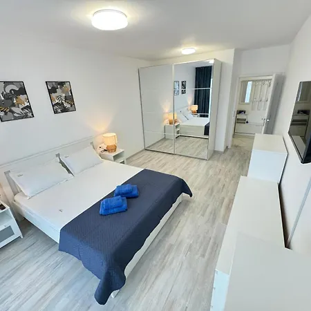 Luxury Avanera Towers Apartments Parking Included Suceava Exterior foto