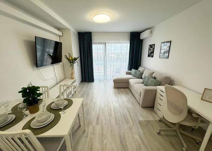Luxury Avanera Towers Apartments Parking Included