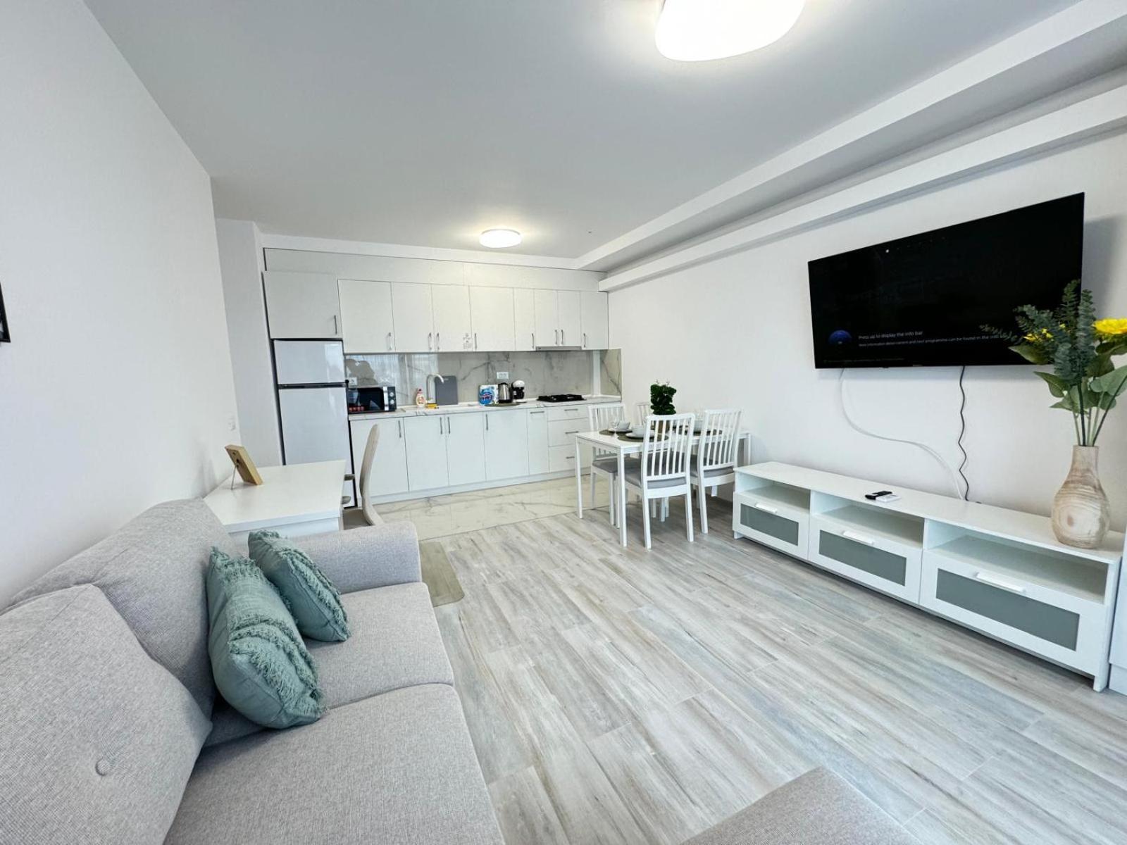 Luxury Avanera Towers Parking Included Apartment