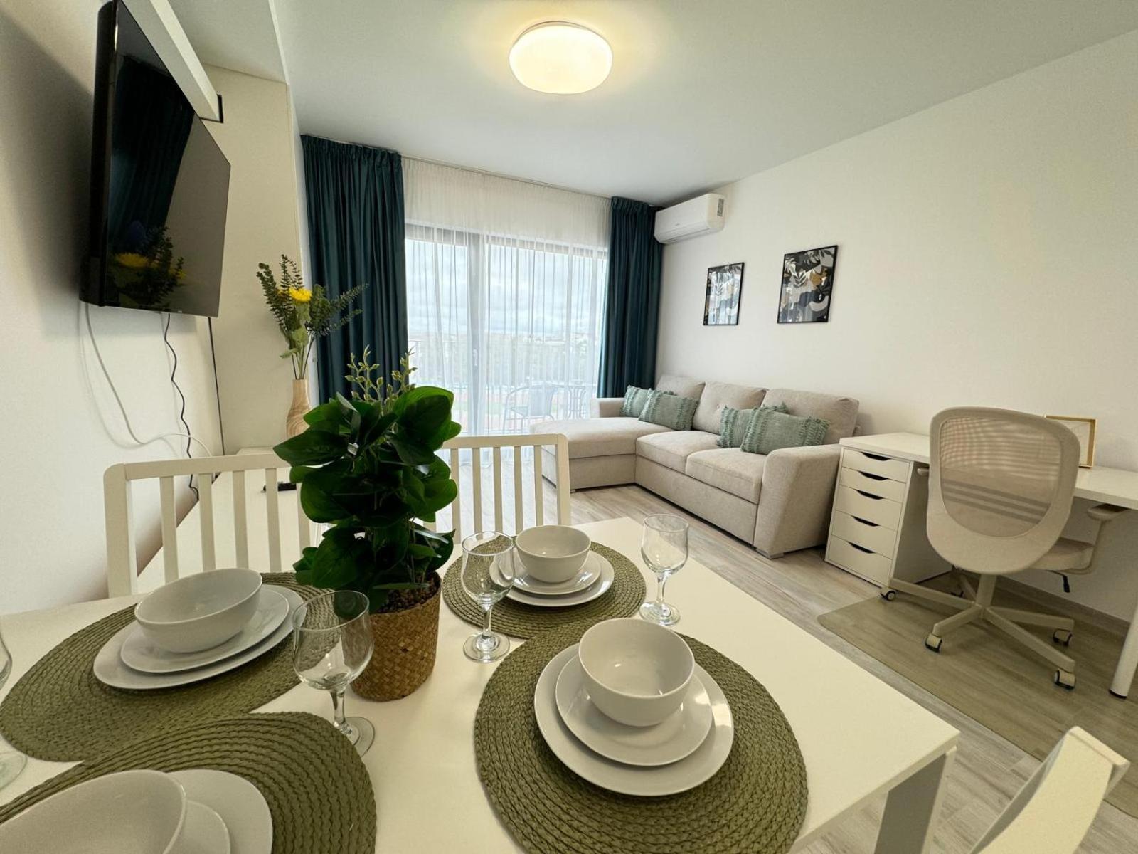 Luxury Avanera Towers Parking Included