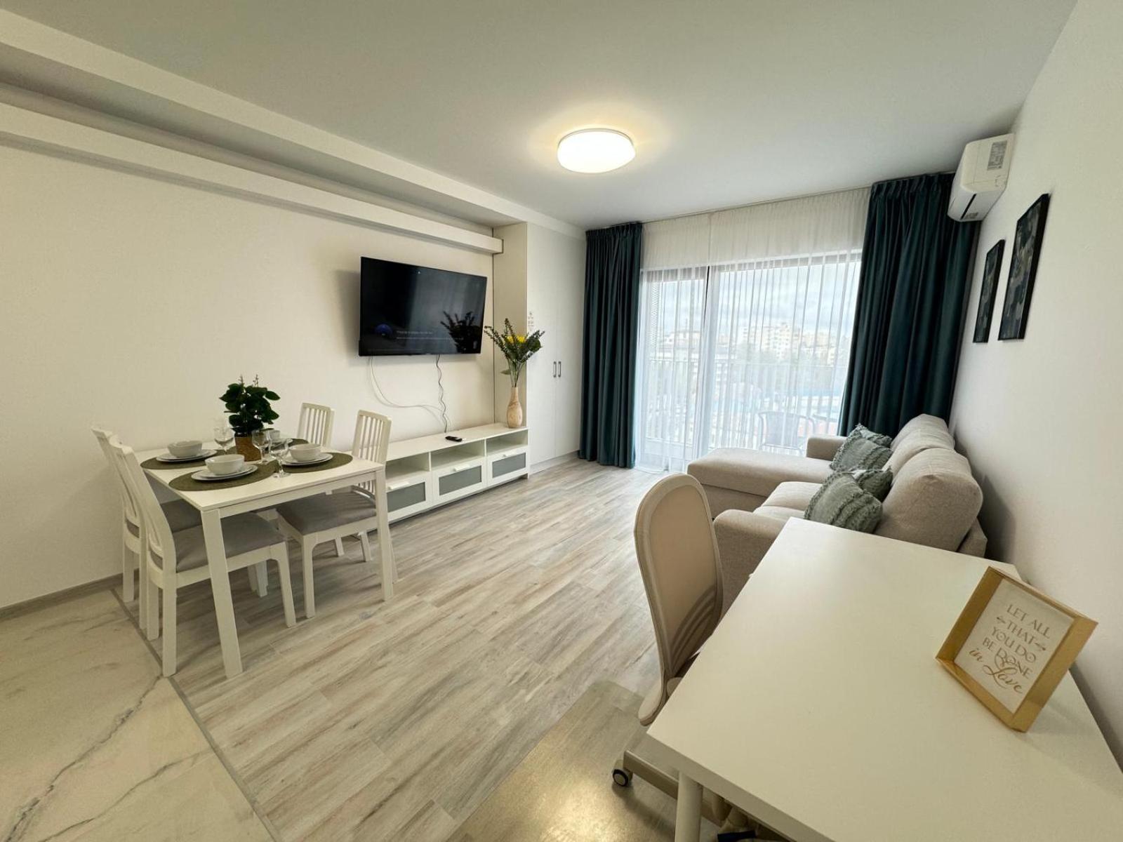 Luxury Avanera Towers Parking Included Apartment