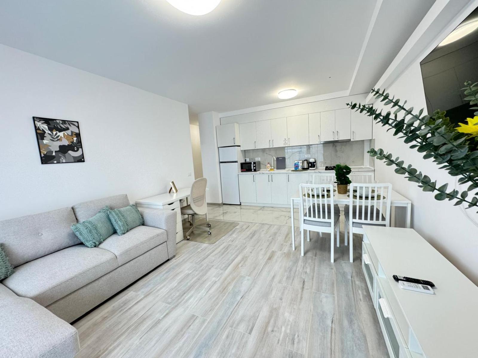 Luxury Avanera Towers Parking Included * Suceava