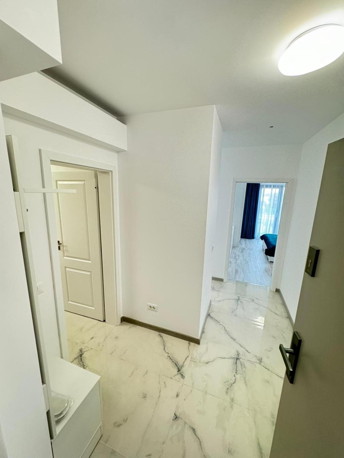 Luxury Avanera Towers Parking Included Apartment *