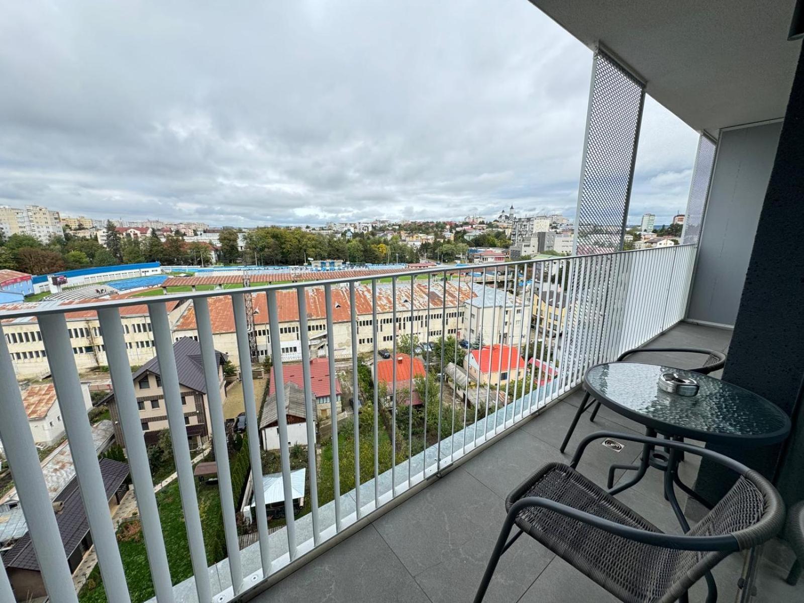 Luxury Avanera Towers Parking Included Apartment
