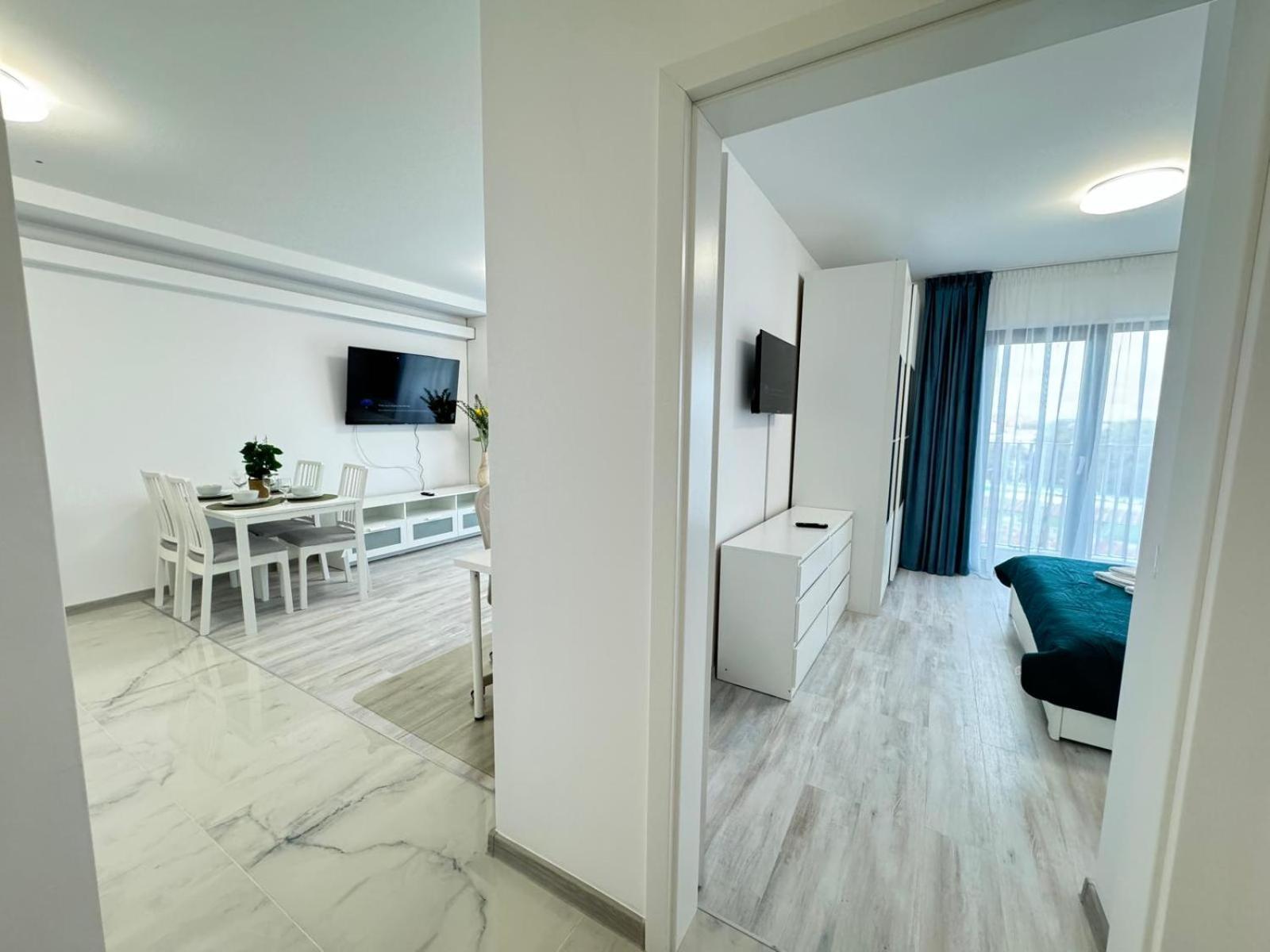 Apartment Luxury Avanera Towers Parking Included *