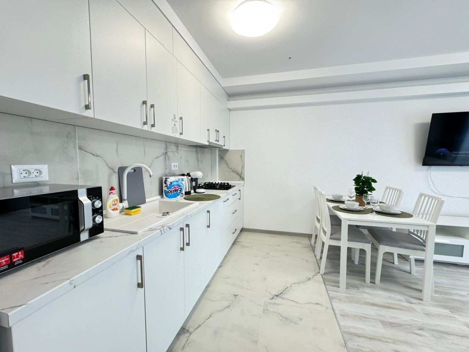 Apartment Luxury Avanera Towers Parking Included Suceava