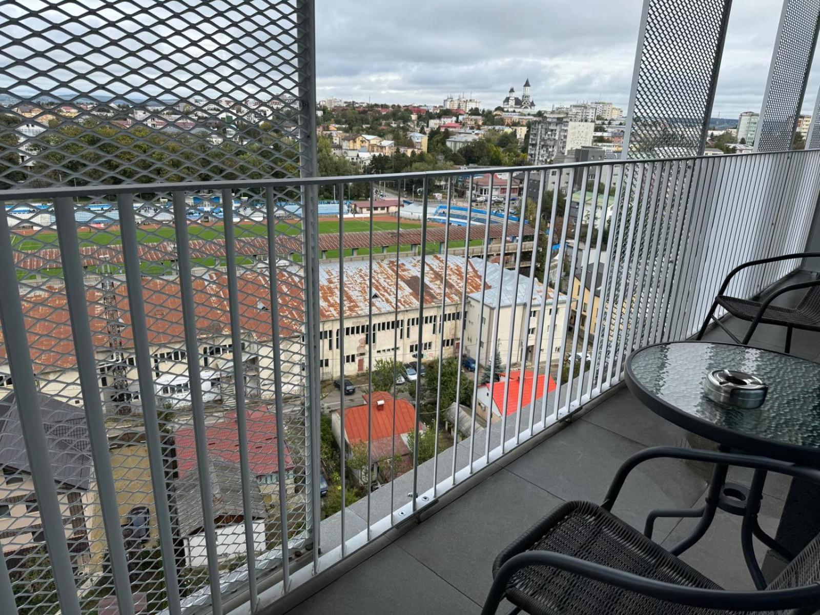 Luxury Avanera Towers Parking Included Apartment *