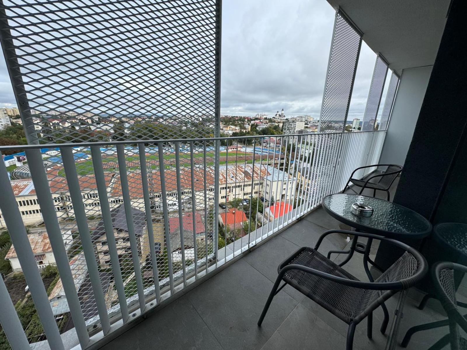 Luxury Avanera Towers Parking Included
