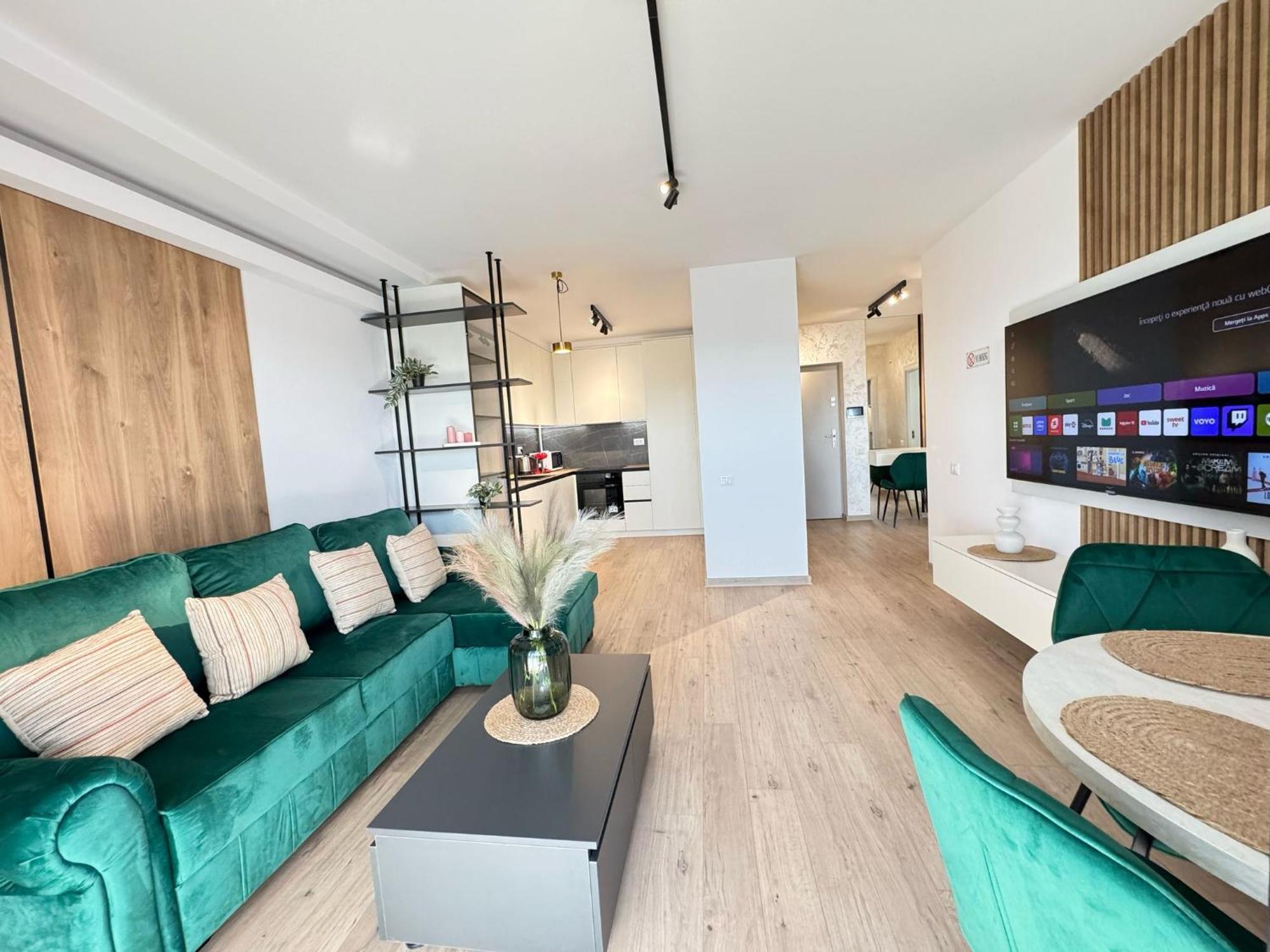 Apartment Luxury Avanera Towers Parking Included *