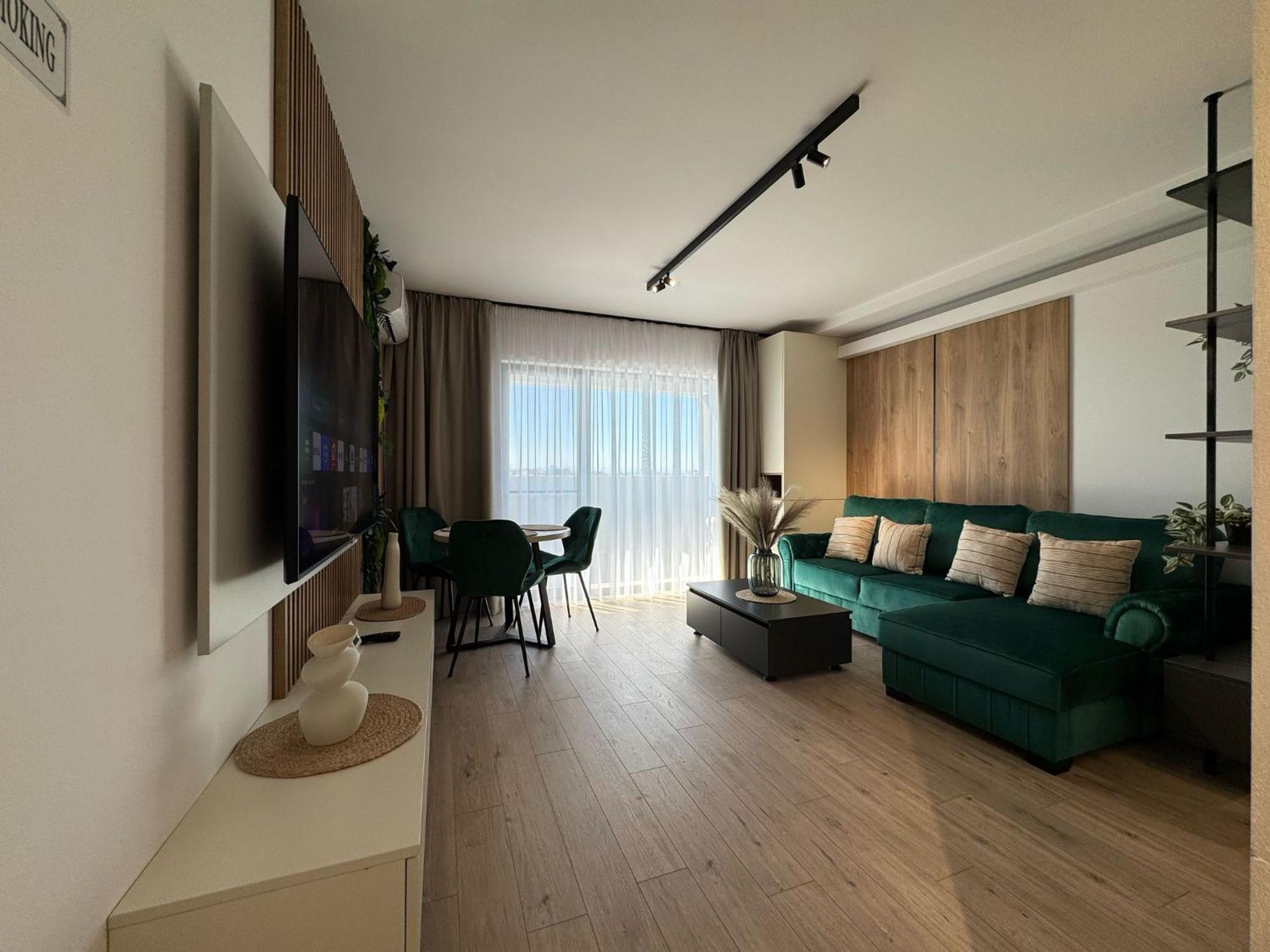Luxury Avanera Towers Parking Included