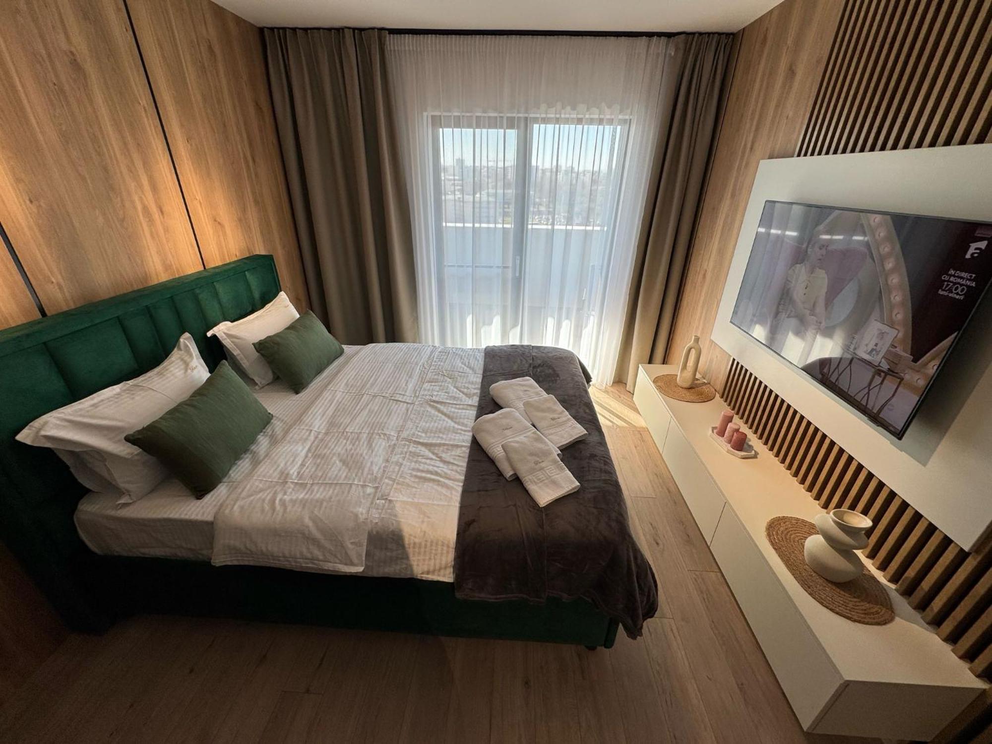 Apartment Luxury Avanera Towers Parking Included *
