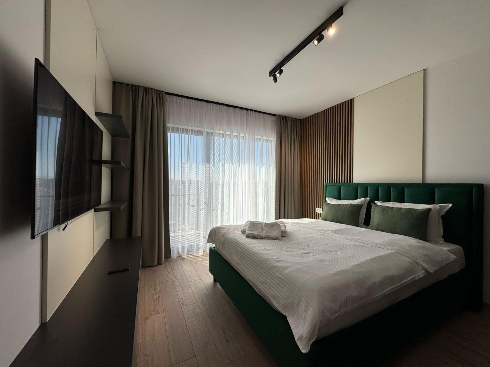Luxury Avanera Towers Parking Included *