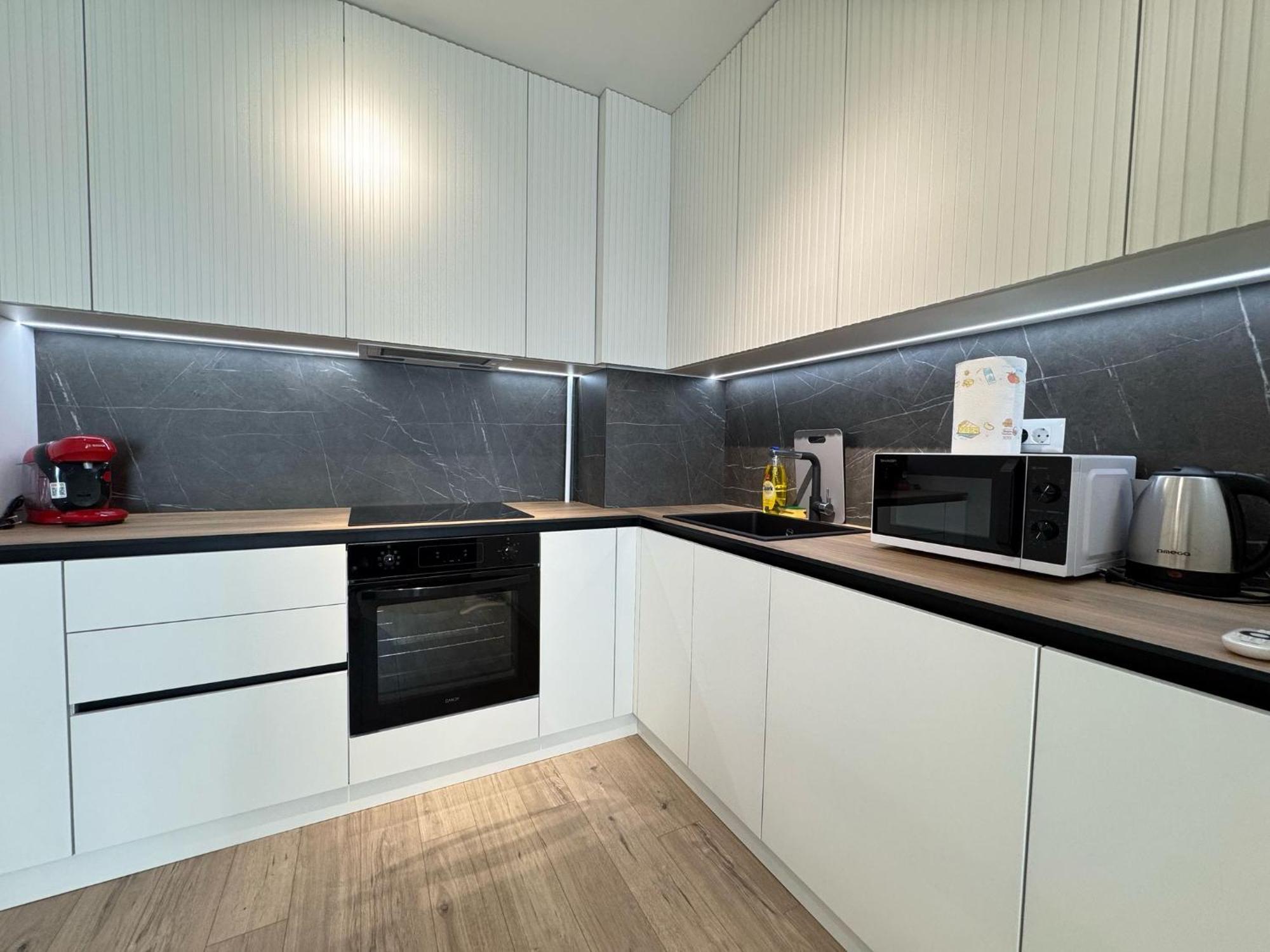 Luxury Avanera Towers Parking Included Apartment