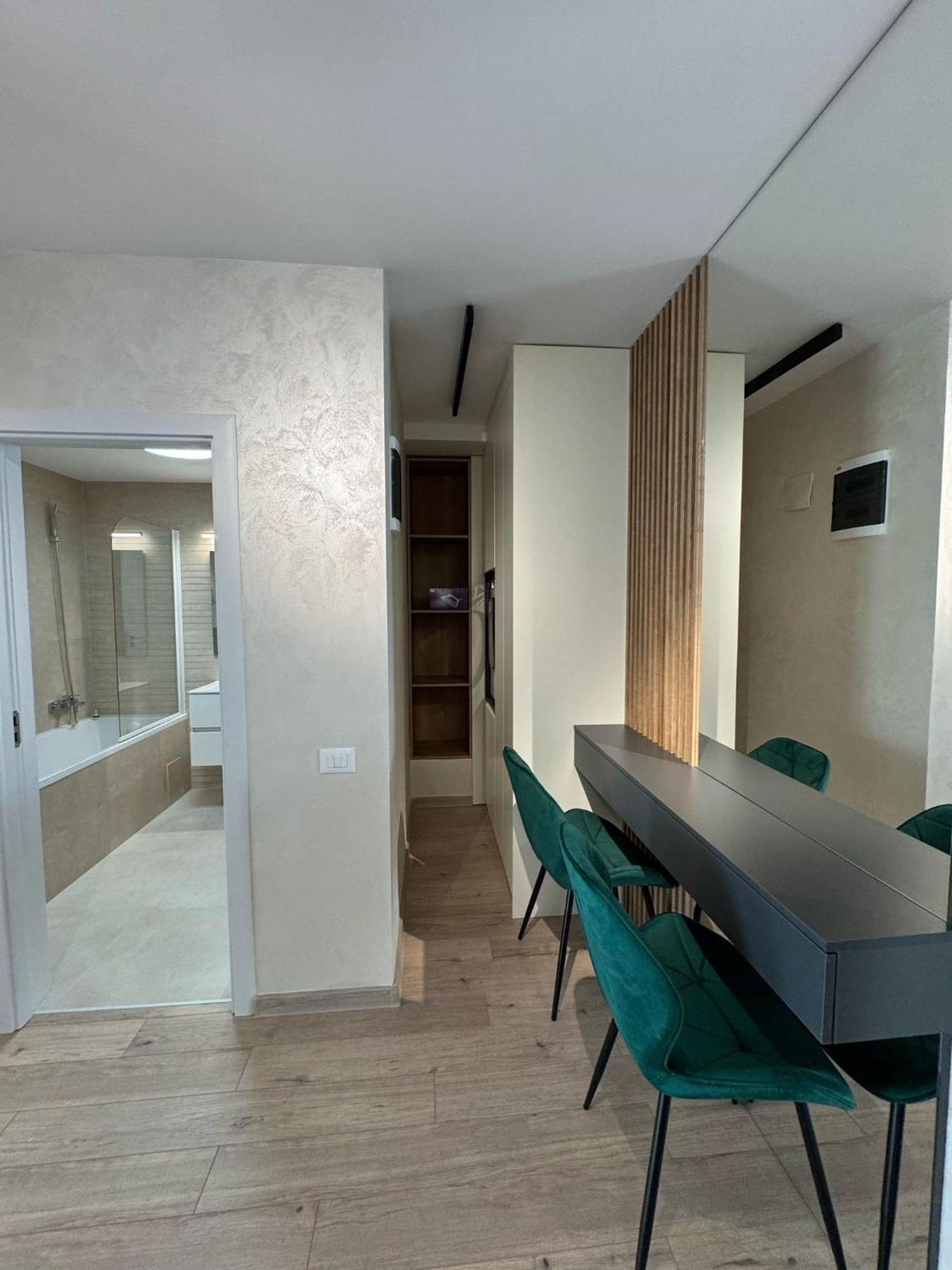 Luxury Avanera Towers Parking Included Apartment