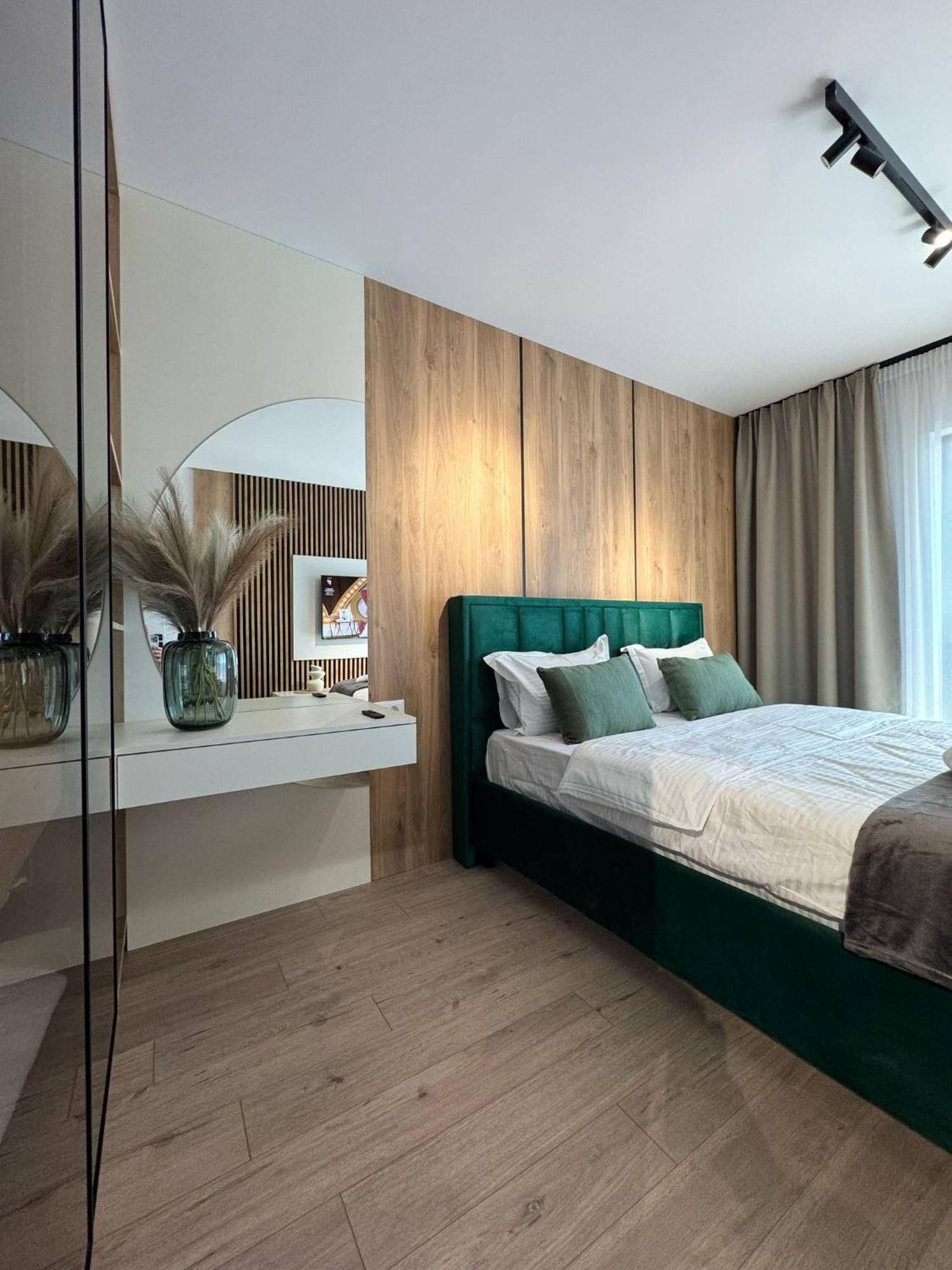 Apartment Luxury Avanera Towers Parking Included *