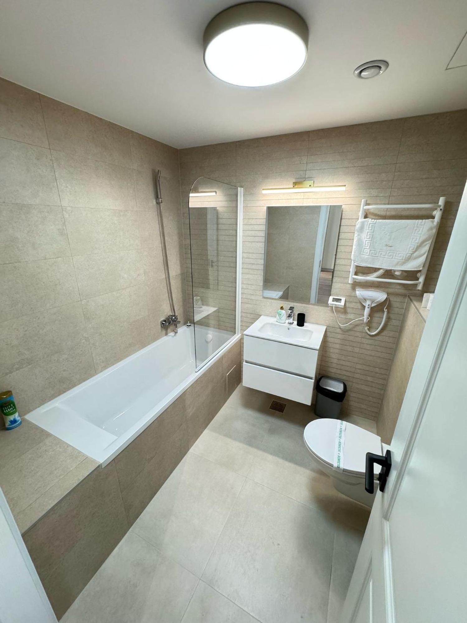 Luxury Avanera Towers Parking Included Apartment